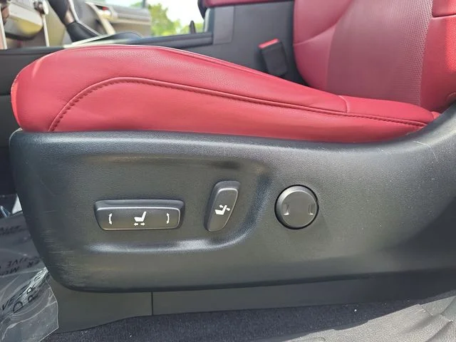 Used 2021  Lexus 460 image 31