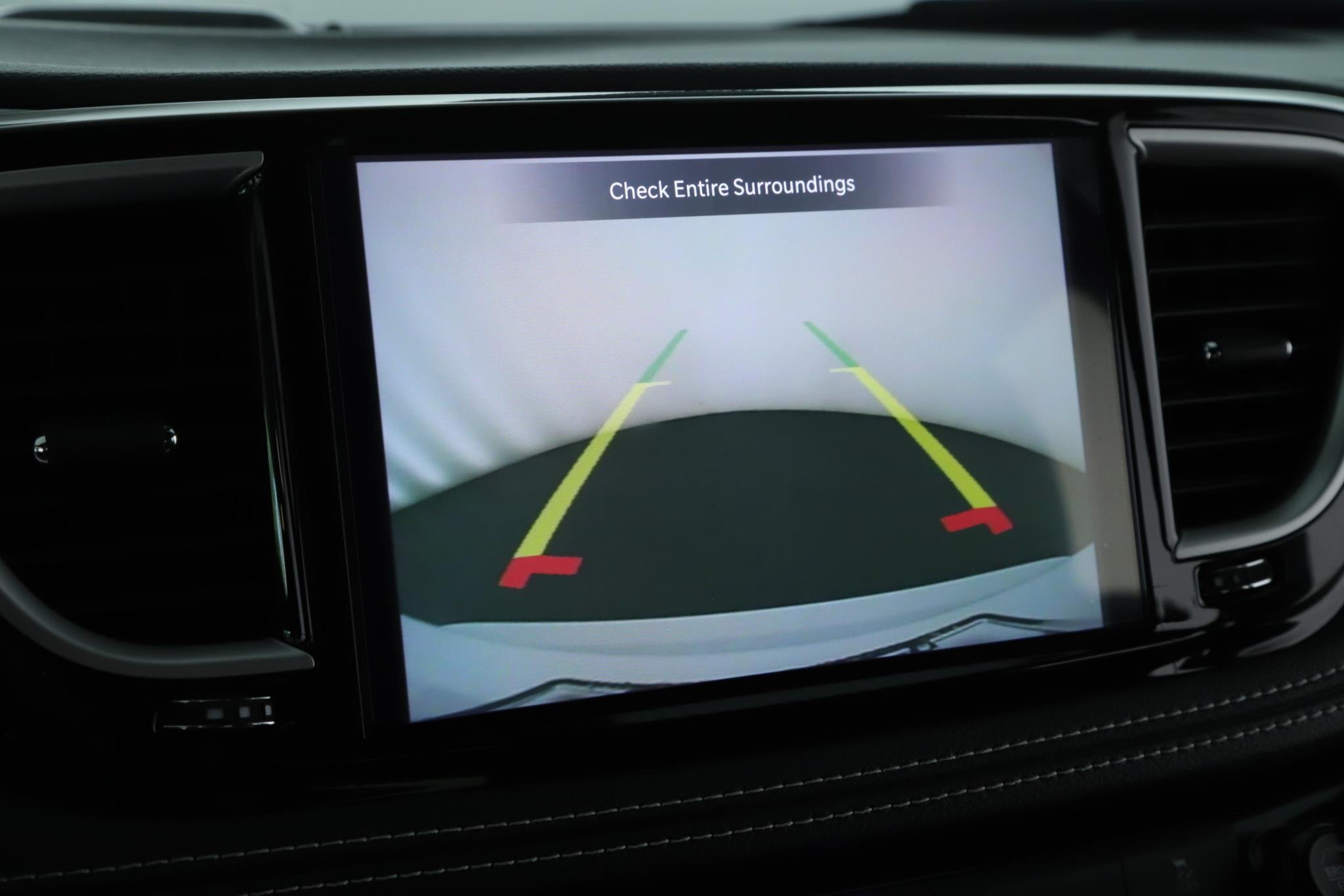2022 Chrysler Pacifica Hybrid Touring L - Photo 15