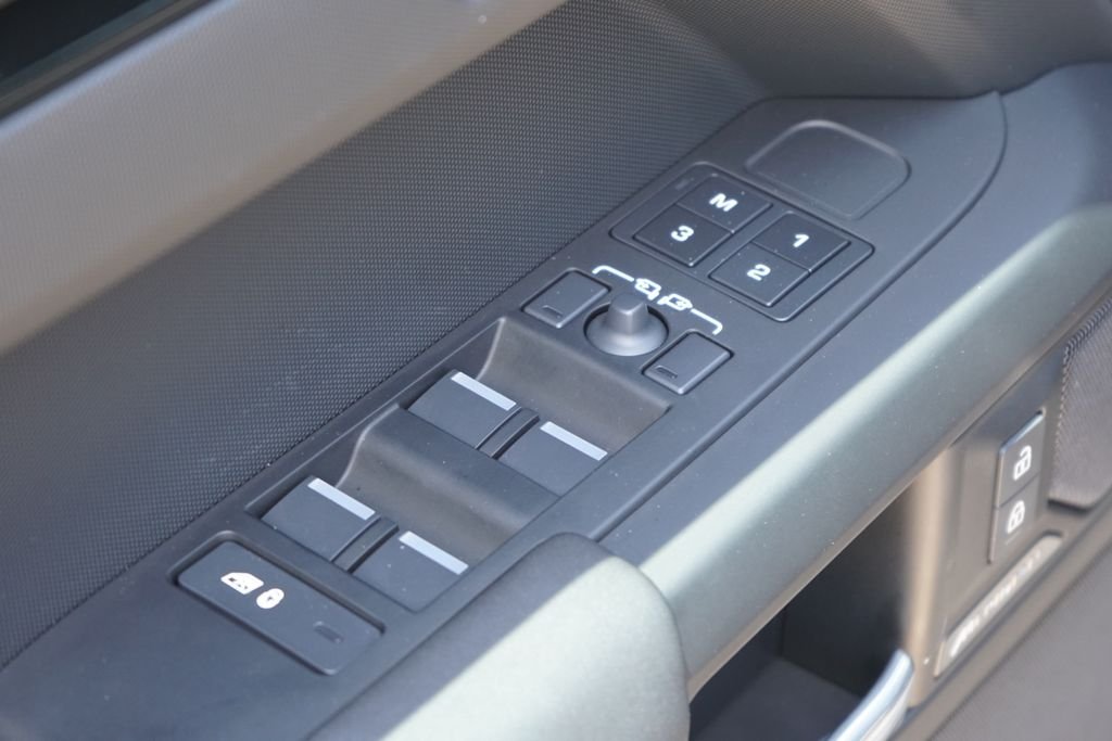 Used 2025 Black Land Rover S image 24