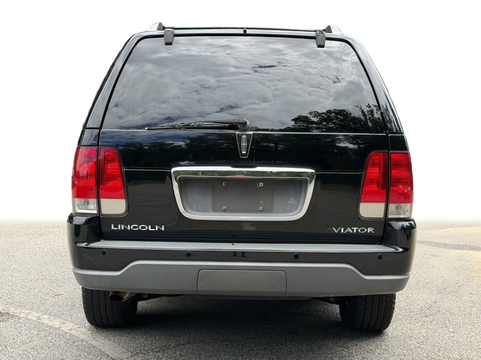 Used 2005 Black Lincoln Base image 18