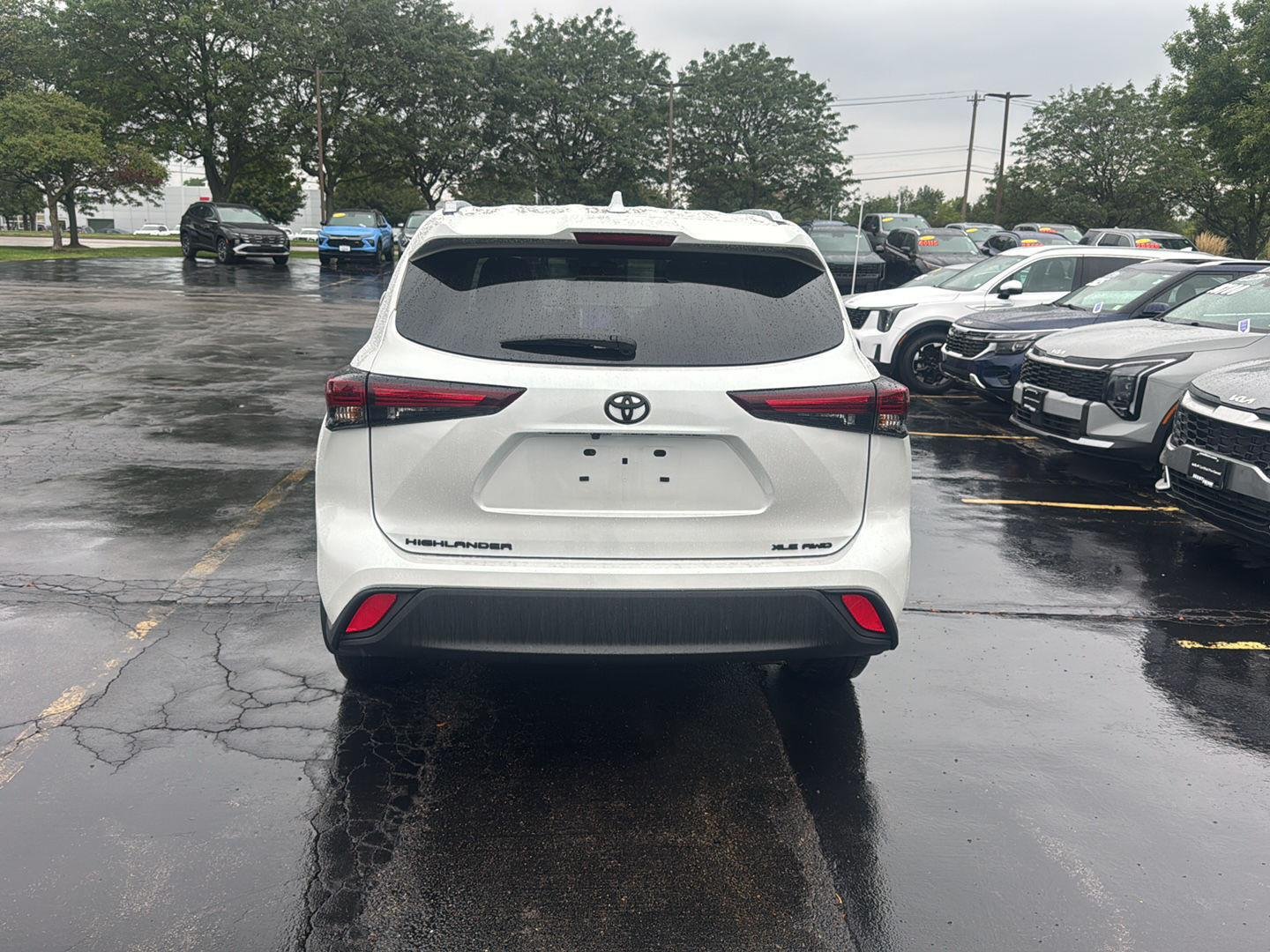 Used 2024 Wind Chill Pearl Toyota XLE image 7