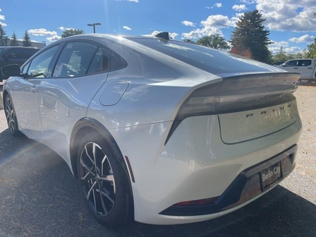 2026 Toyota Prius Plug-in Hybrid XSE - Photo 7