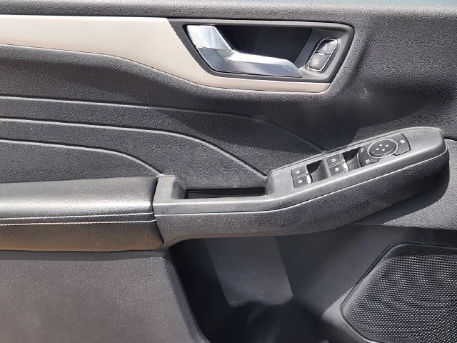 Used 2022 Oxford White Ford SEL image 24