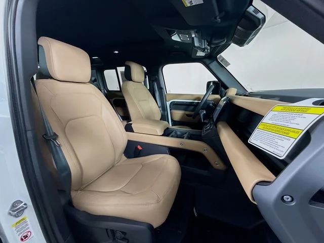 New 2026 Fuji White Land Rover X-Dynamic SE image 30