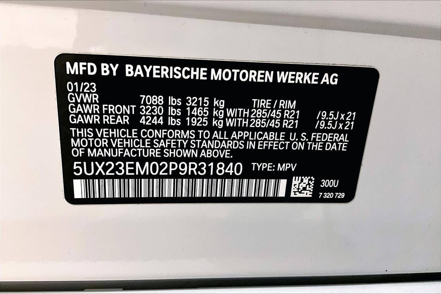 Certified Used 2023 Alpine White BMW xDrive40i image 33