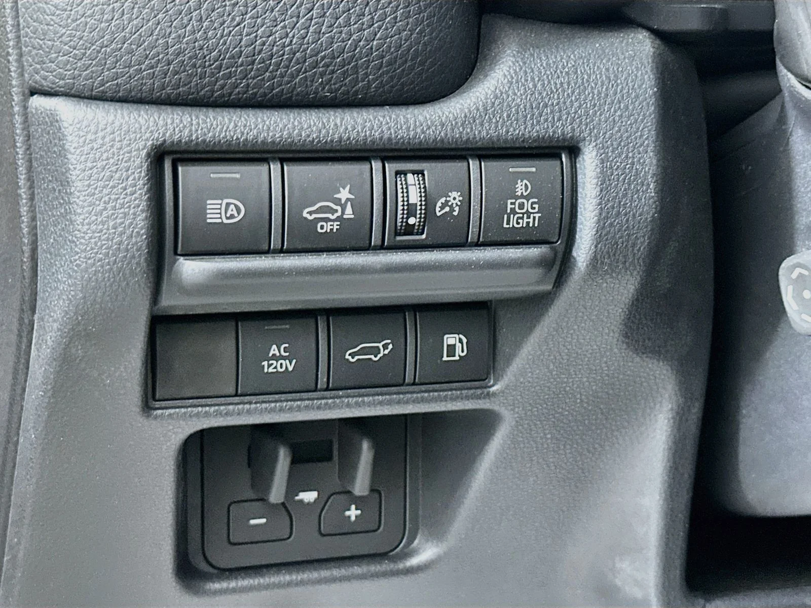New 2026 Trail Dust/Grayscape <sup>1</sup> Toyota  image 10