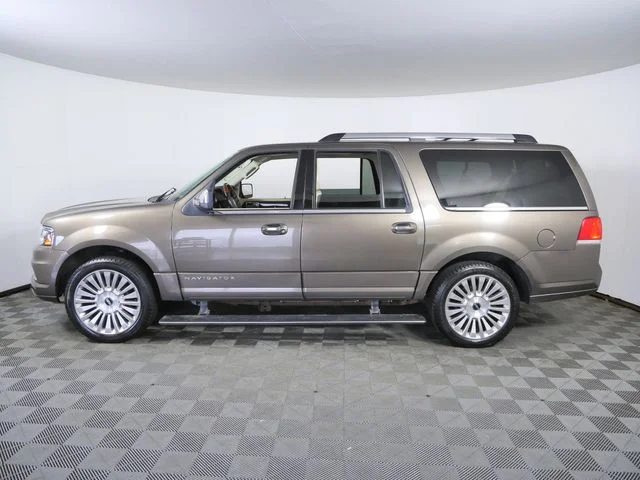 Used 2015 Brown Lincoln Base image 6
