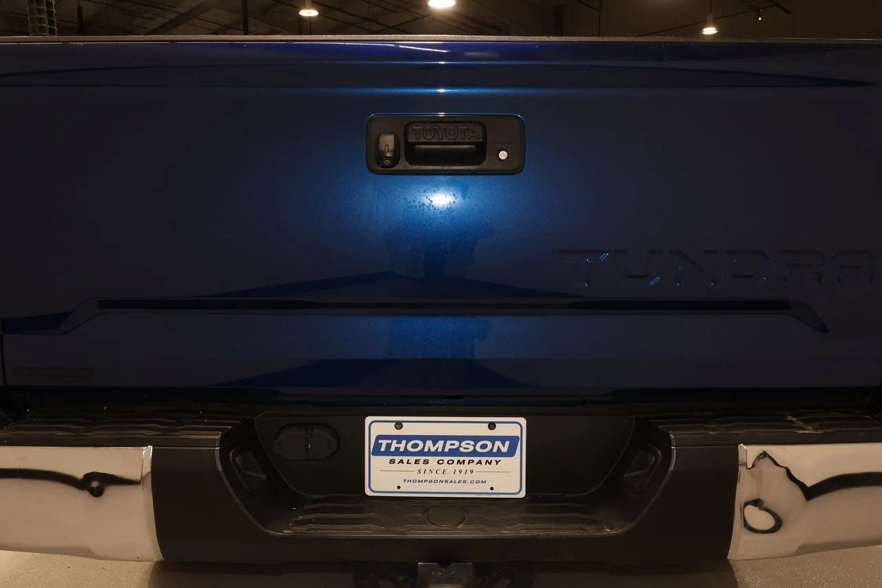 Used 2015 Blue Toyota SR5 image 22