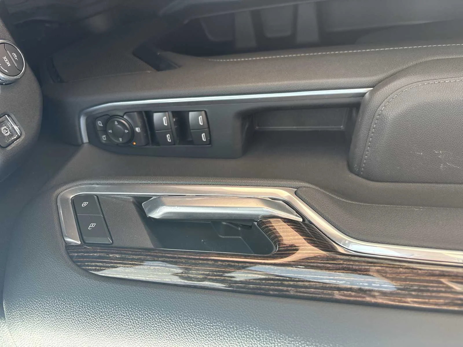 New 2026 Onyx Black GMC Elevation image 24
