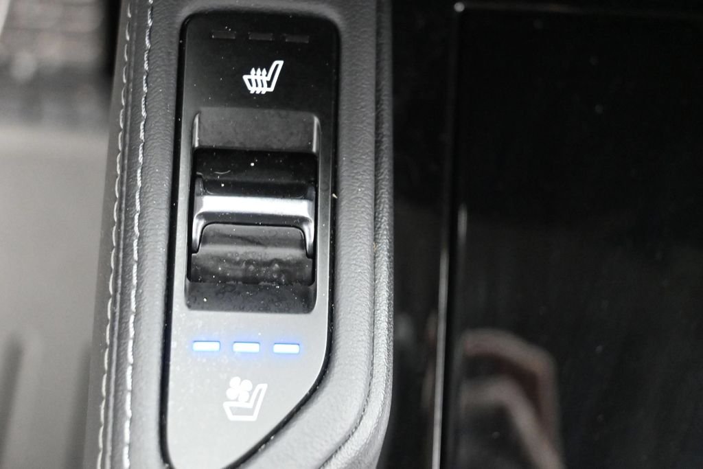 Used 2022 Black Kia SX image 22