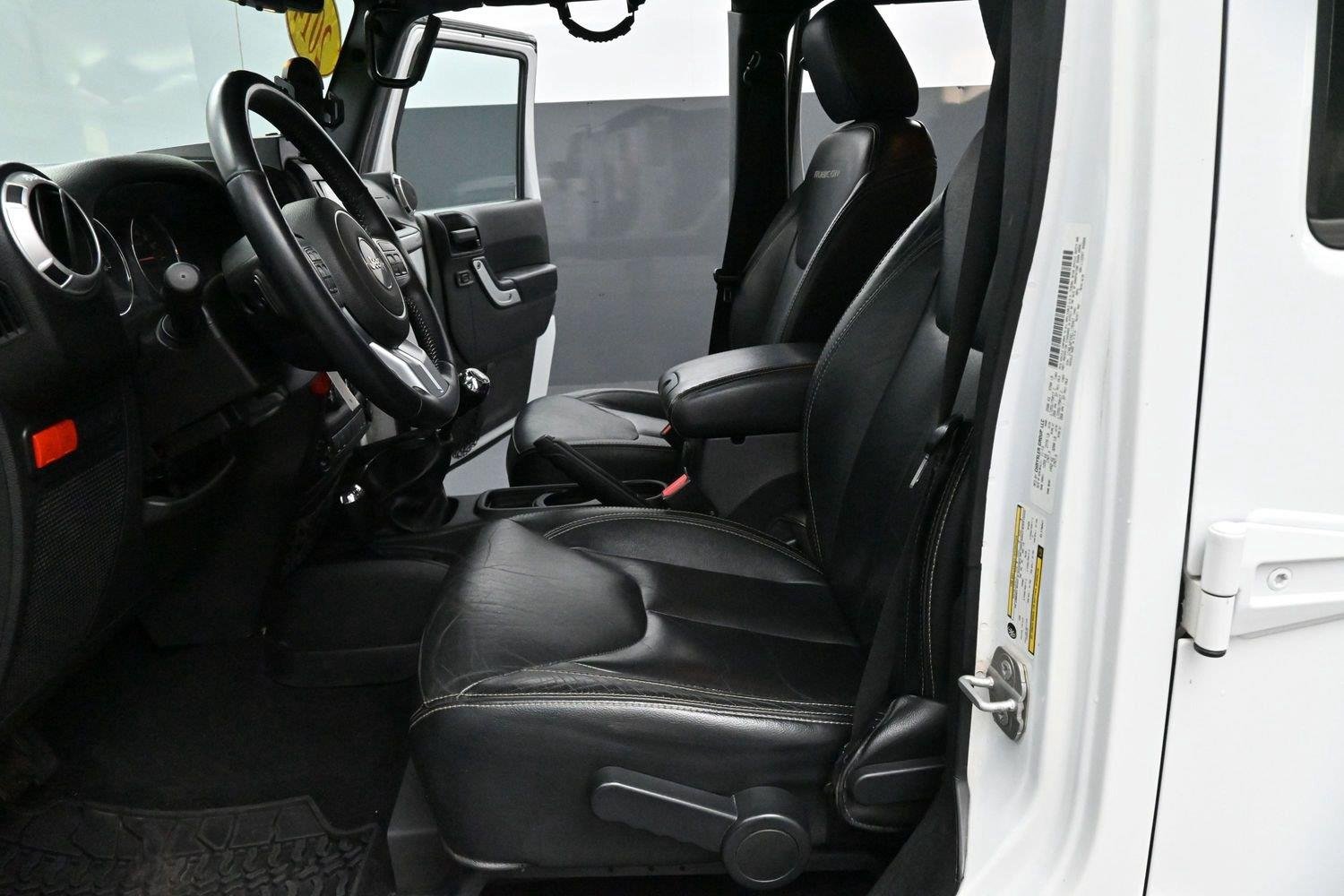 Used 2014 Bright White Clearcoat Jeep Rubicon X image 12