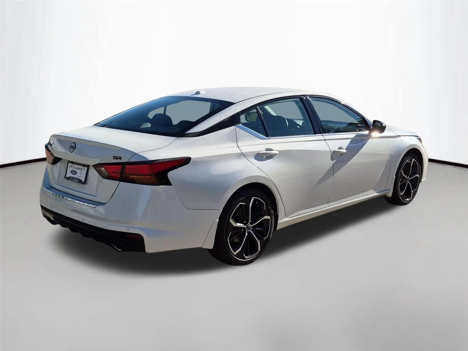Used 2023 Pearl White Tricoat Nissan 2.5 SR image 5