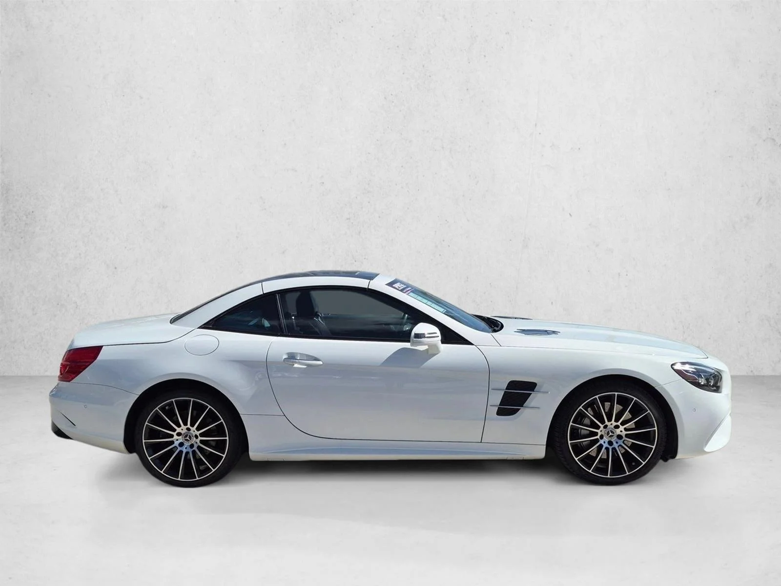 Used 2017 Polar White Mercedes-Benz SL 450 image 4