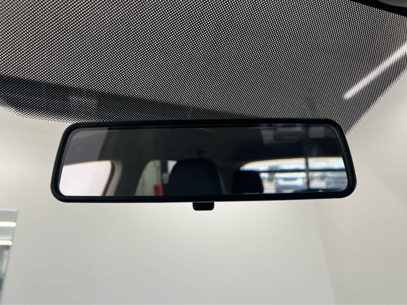 Used 2022 Pure White Volkswagen SE image 23