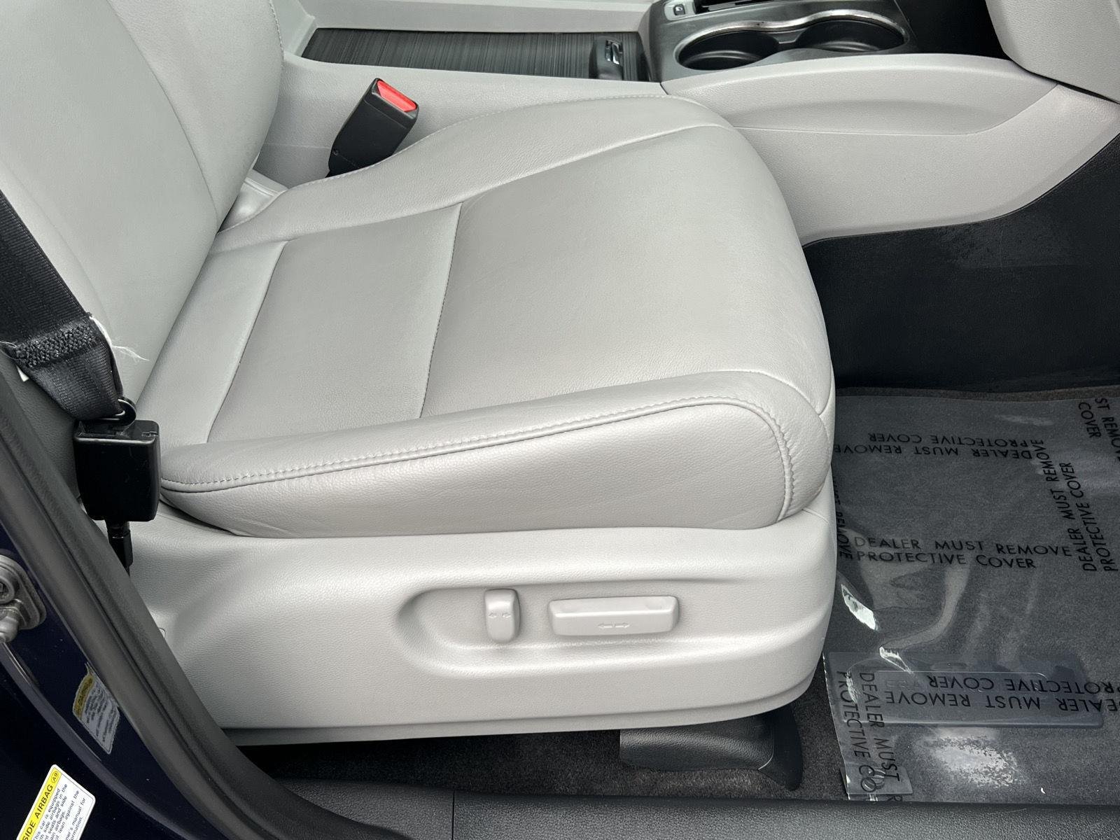 Used 2016 Blue Honda EX-L image 18