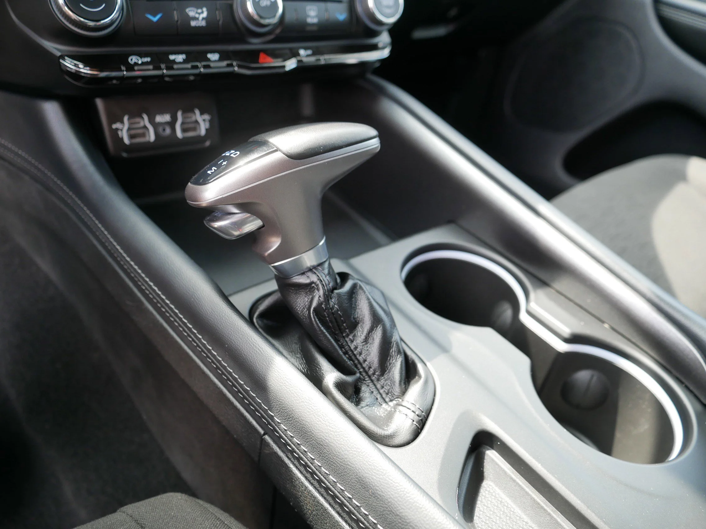 Used 2024 DB Black Clearcoat Dodge SXT Plus image 24