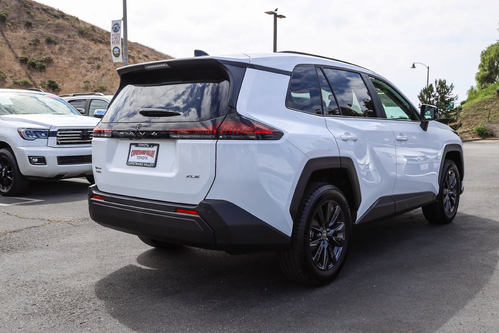 Certified Used 2026 Ice Toyota XLE Premium image 4