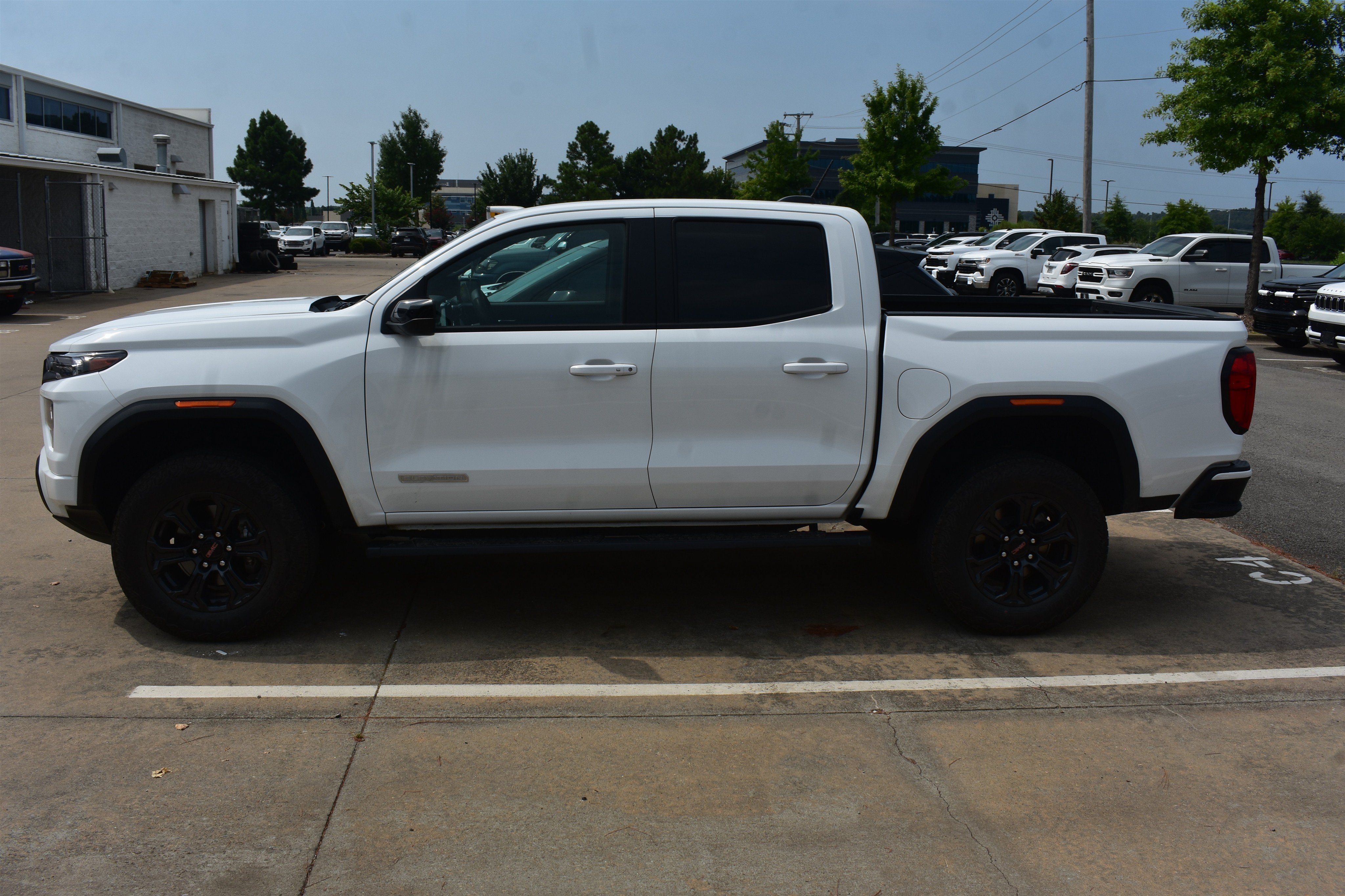 Used 2025 Summit White GMC Elevation image 6