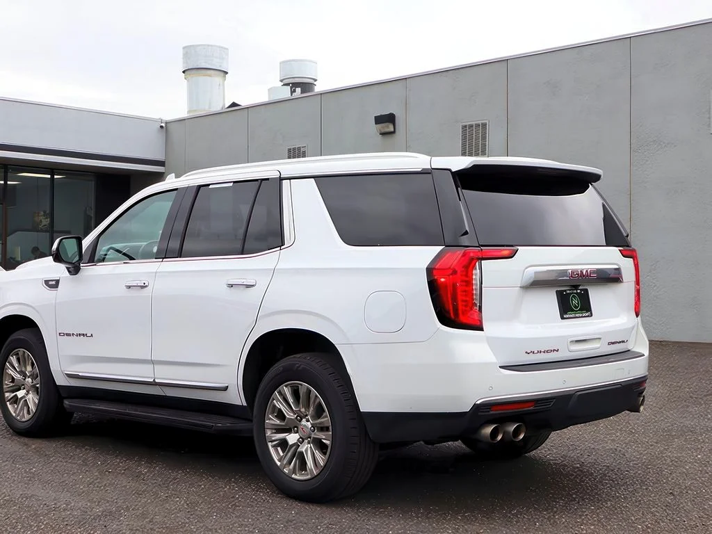 Used 2023 Summit White GMC Denali image 5