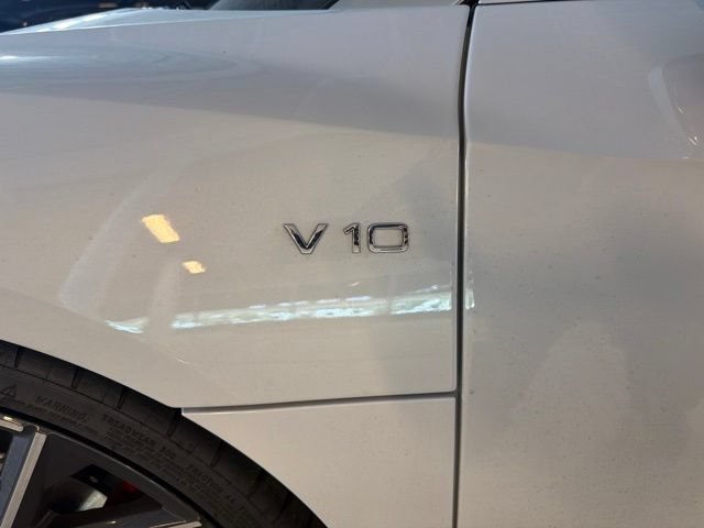 Used 2023 Suzuka Gray Metallic Audi V10 performance image 12
