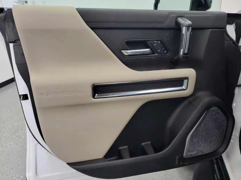 2026 GMC HUMMER EV 2X - Photo 8
