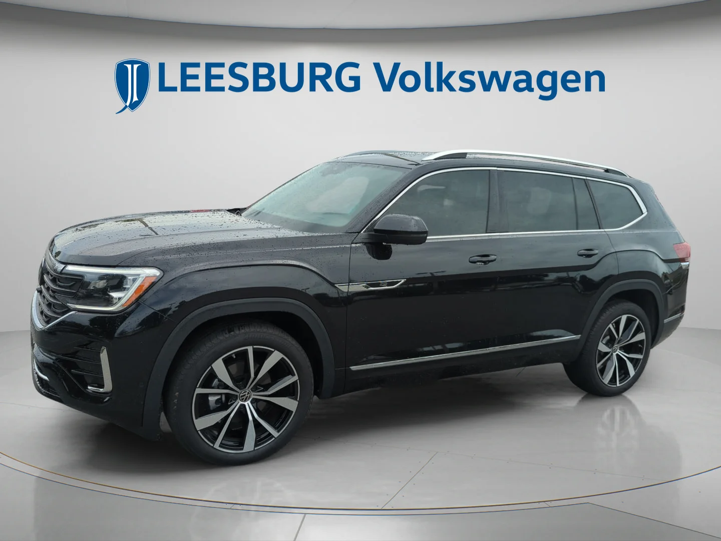 Used 2026 Deep Black Volkswagen 2.0T SEL Premium R-Line image 10
