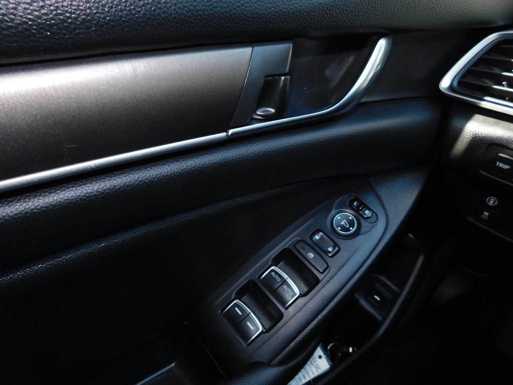 Used 2020 Black Honda LX image 21