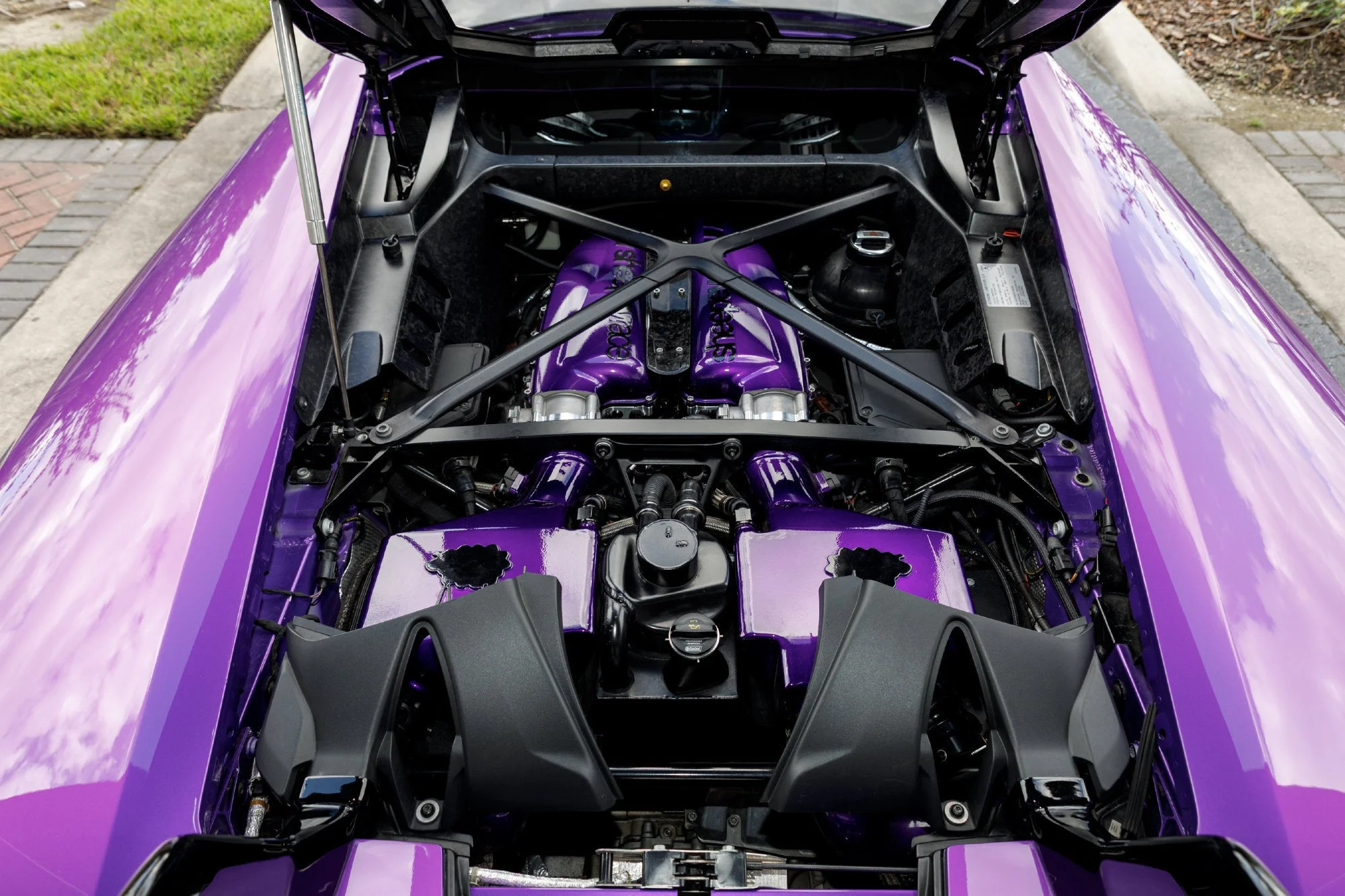 Used 2018  Lamborghini Performante image 35