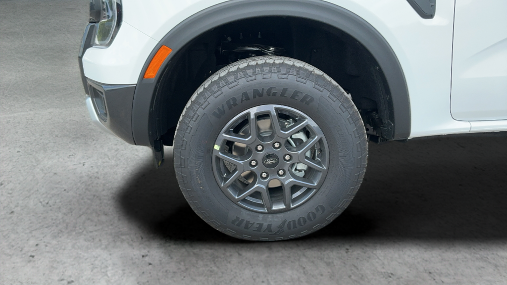 New 2026 Oxford White Ford XLT image 26