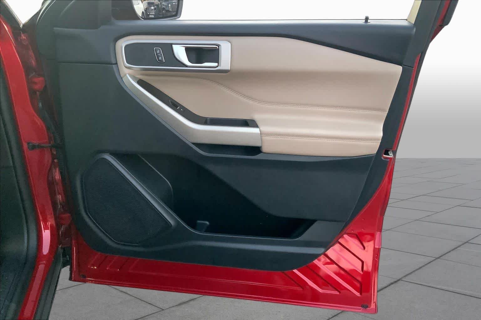 Used 2021 Rapid Red Metallic Tinted Clearcoat Ford XLT image 21