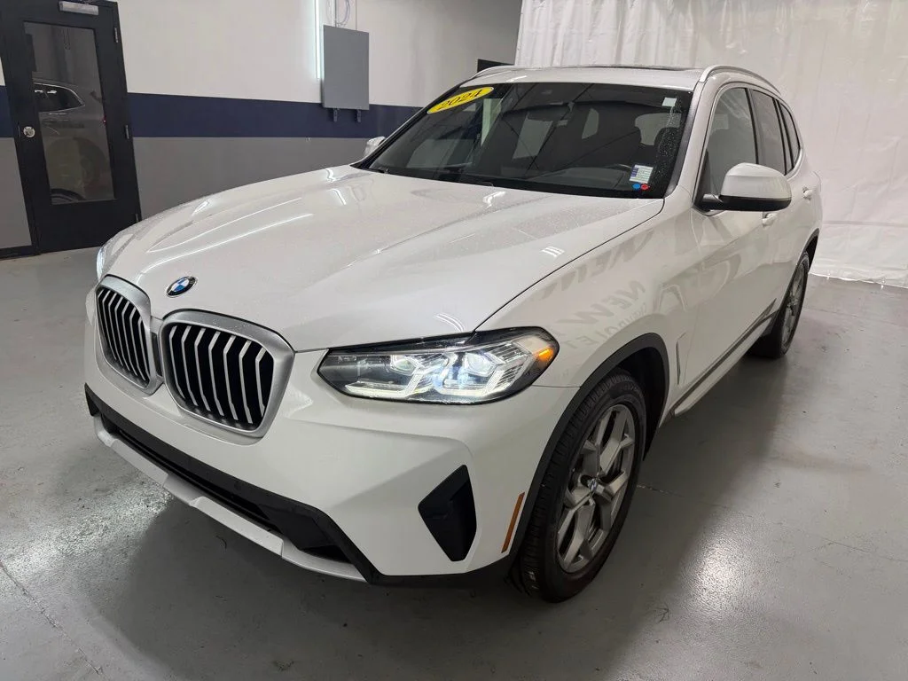 Used 2024 White BMW sDrive30i image 37