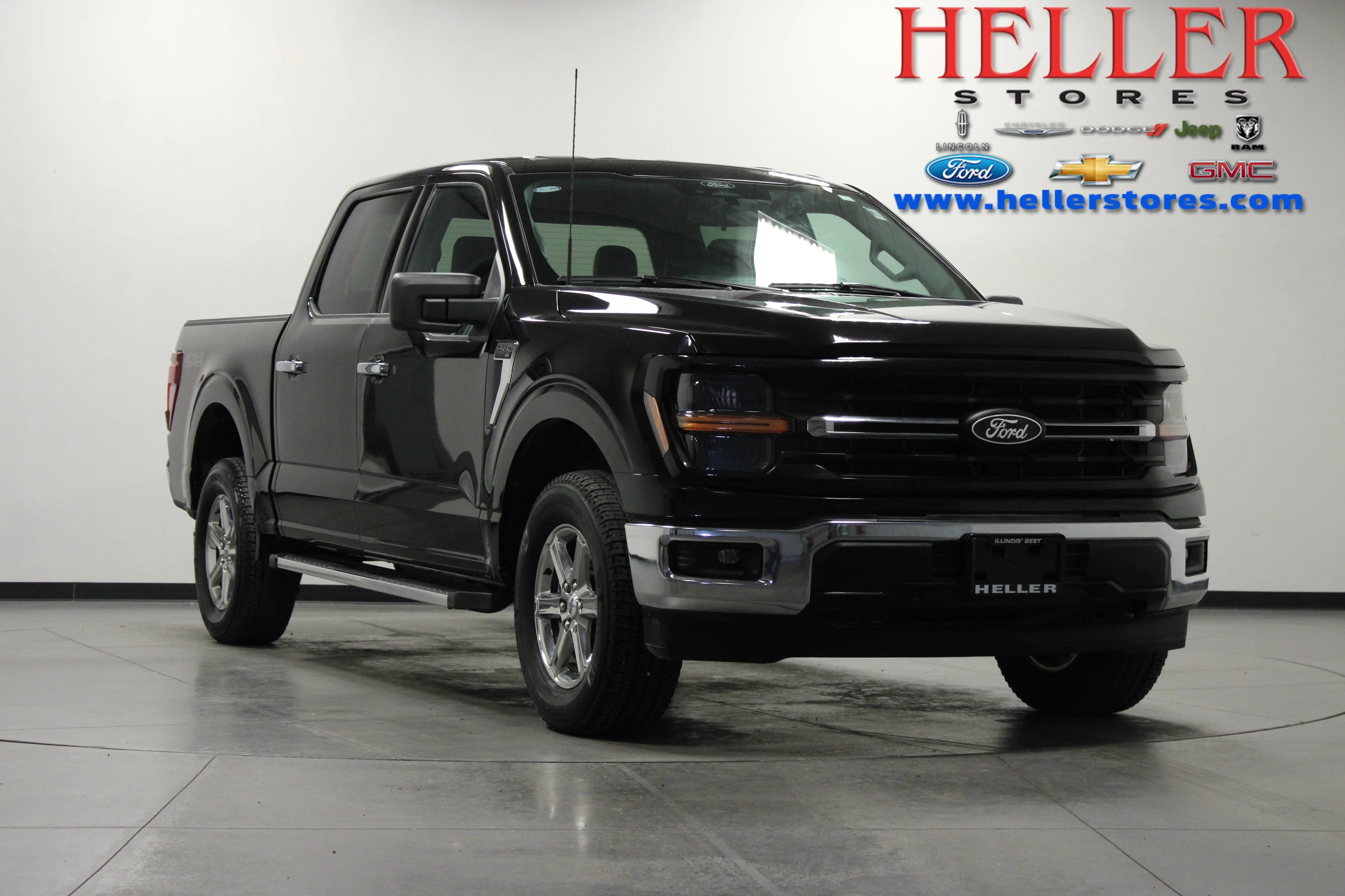 Used 2025 Agate Black Metallic Ford XLT image 1