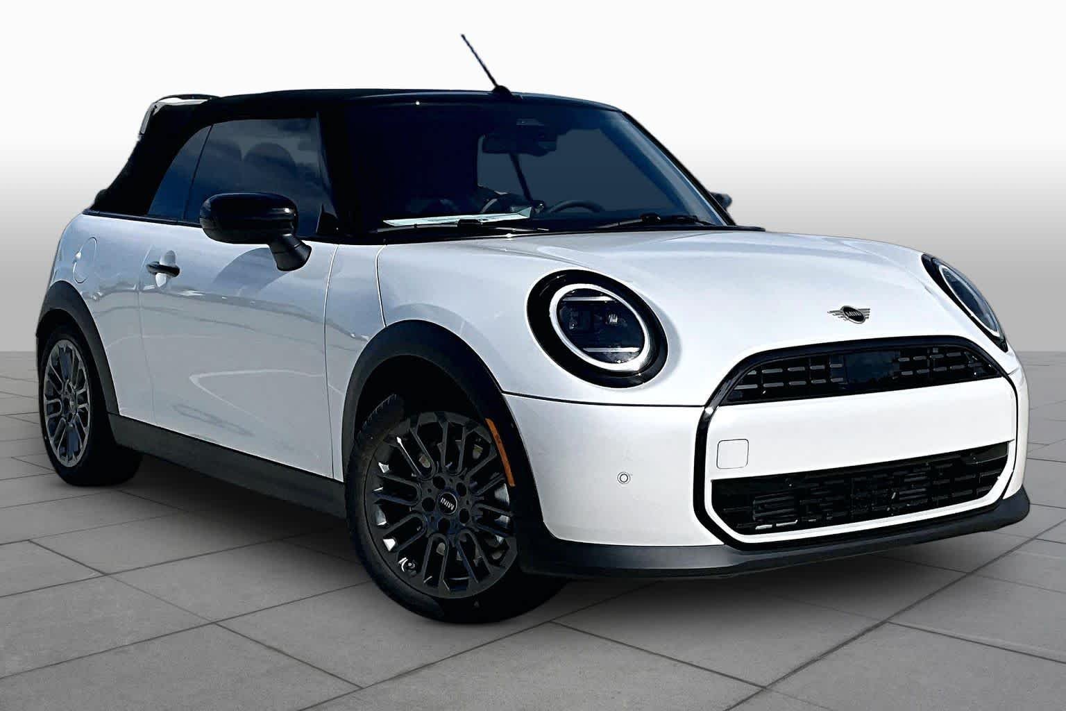 New 2027 Nanuq White Metallic MINI Signature Plus image 2