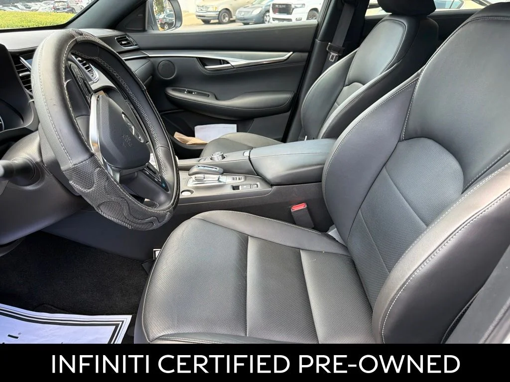 Certified Used 2025 Radiant White INFINITI LUXE image 3