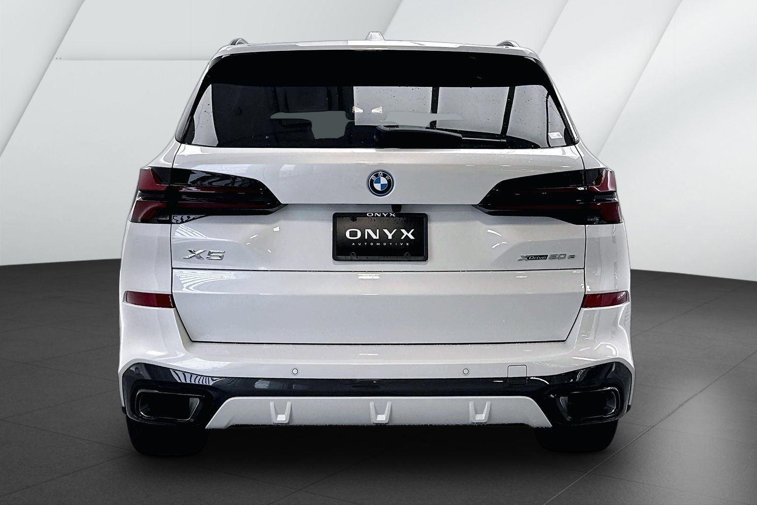 New 2026 Mineral White Metallic BMW xDrive50e image 6