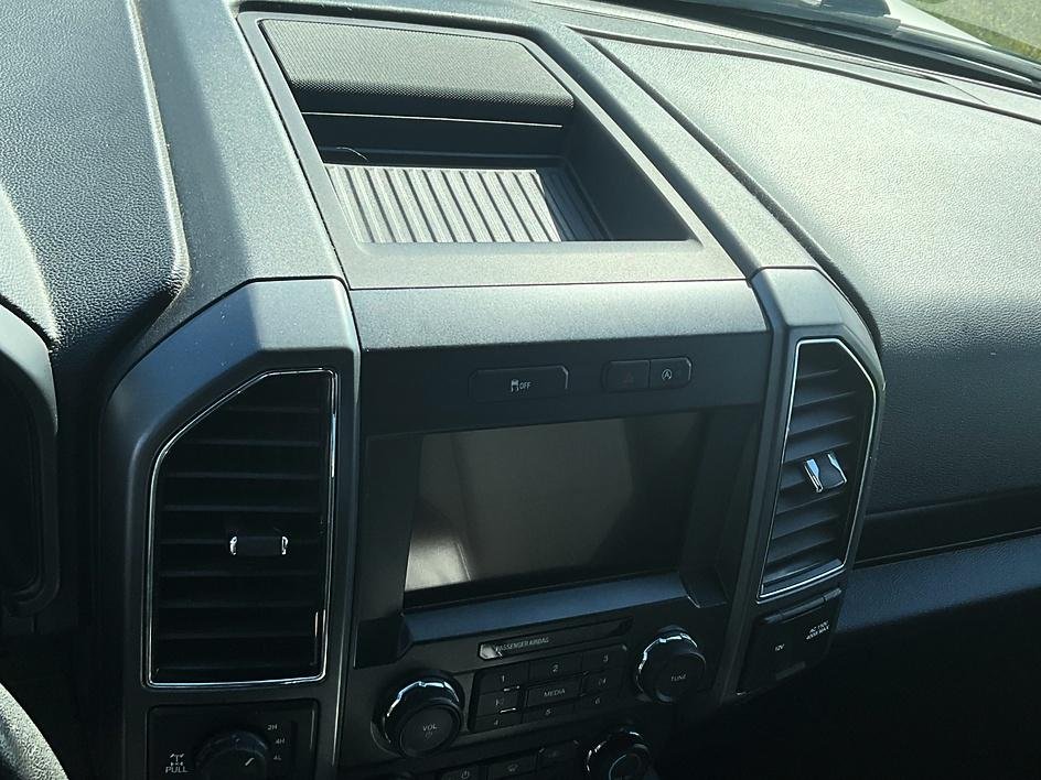 Used 2019 Silver Ford XLT image 31