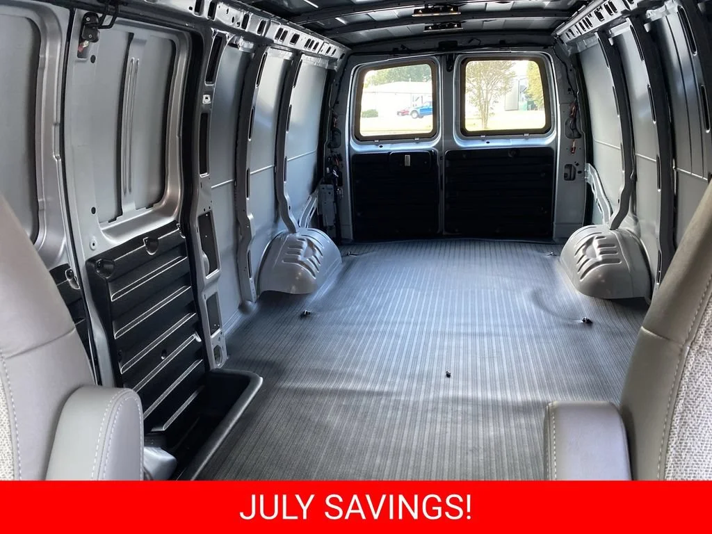 2025 Chevrolet Express Cargo Work Van - Photo 10