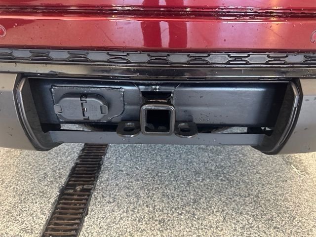 Used 2024 Red Jeep Altitude image 13