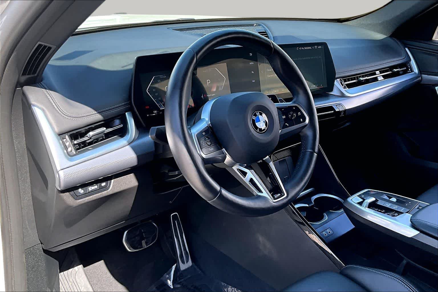 Used 2025 Alpine White BMW xDrive28i image 16