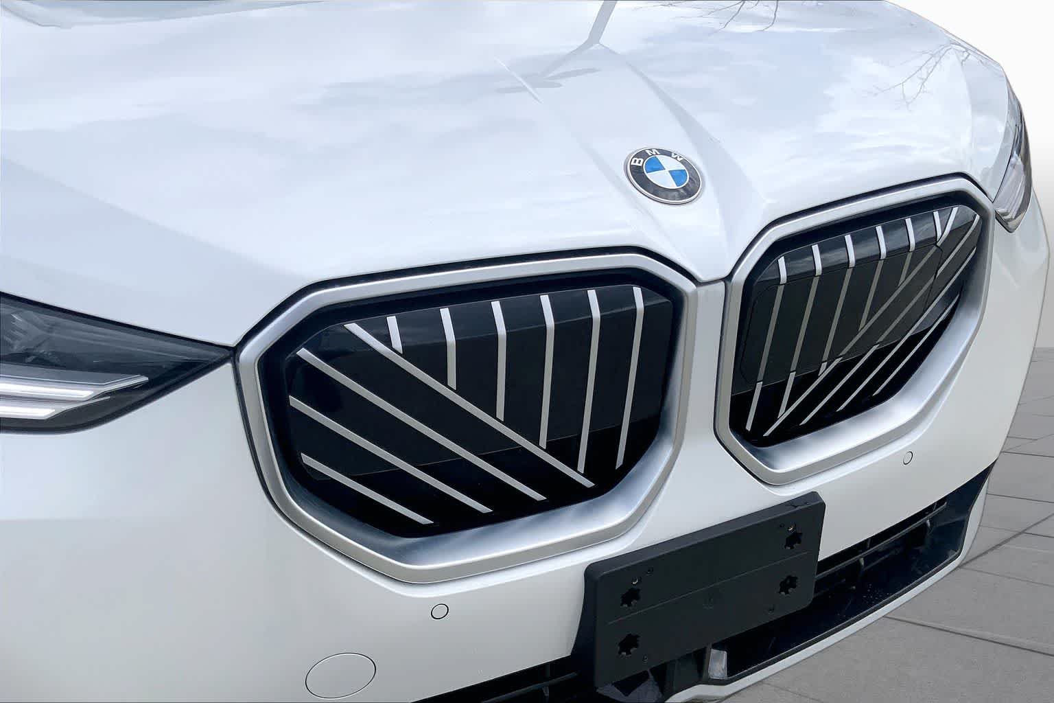 Used 2025 Mineral White Metallic BMW 30 xDrive image 29