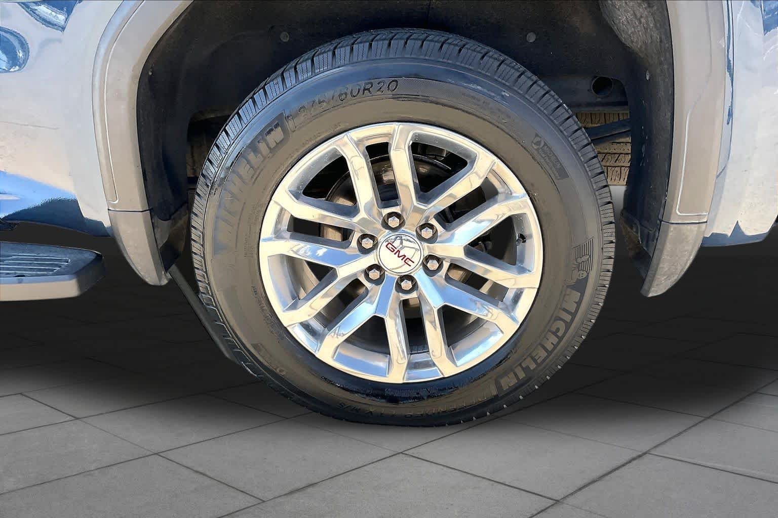 Used 2019 Pacific Blue Metallic GMC SLT image 11