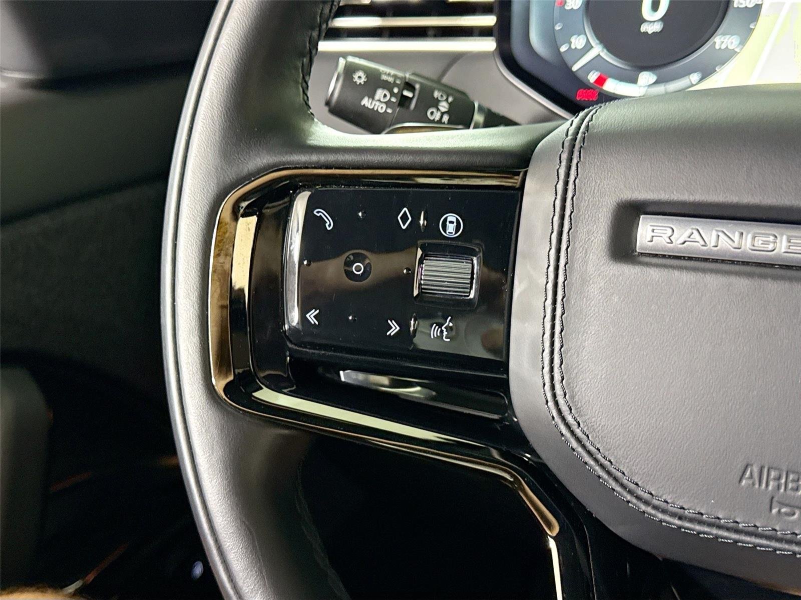 Used 2024 Santorini Black Metallic Land Rover Dynamic SE | One Owner image 23
