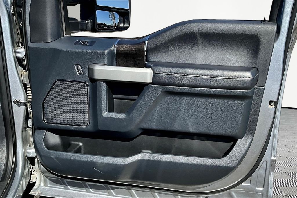Used 2022 Silver Ford Lariat image 28
