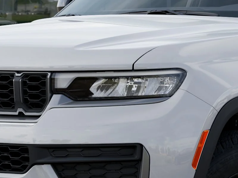 New 2026 Bright White Clear-Coat Exterior Paint Jeep Altitude image 41