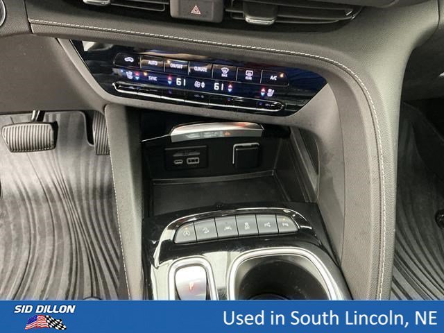 Used 2022 Summit White Buick Avenir image 12