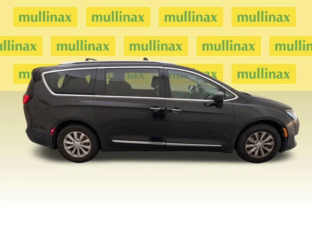Used 2019 Chrysler Pacifica Touring L with VIN 2C4RC1BG3KR665840 for sale in Kissimmee, FL