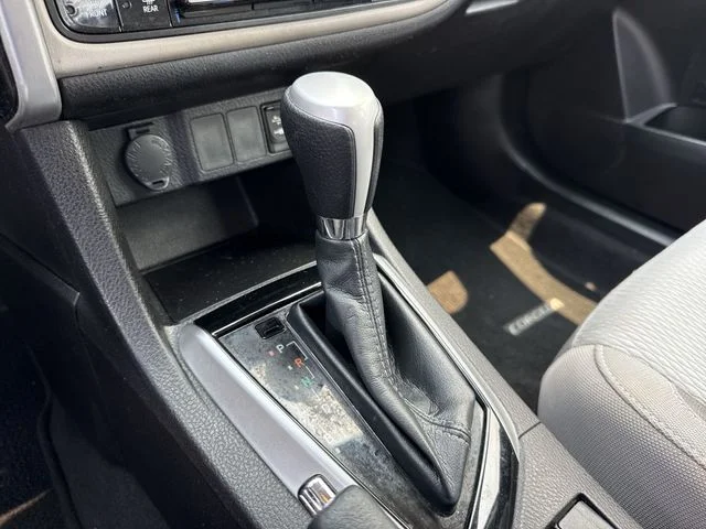2019 Toyota Corolla LE - Photo 20