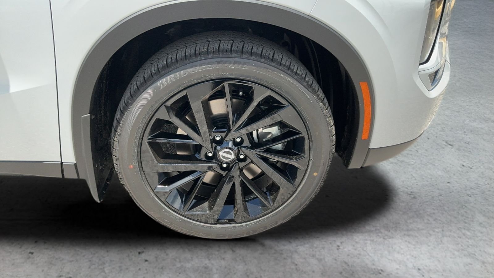 New 2026 White Nissan SL image 15