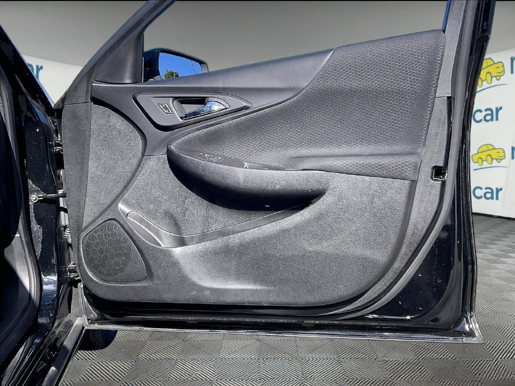 Used 2025 Mosaic Black Metallic Chevrolet LT image 11