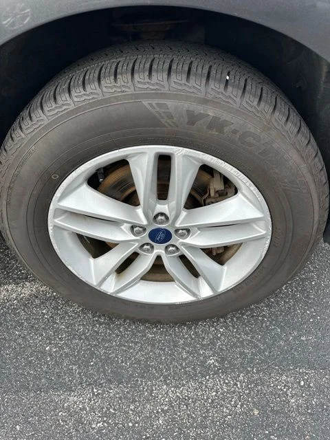 Used 2018 Magnetic Ford SEL image 27